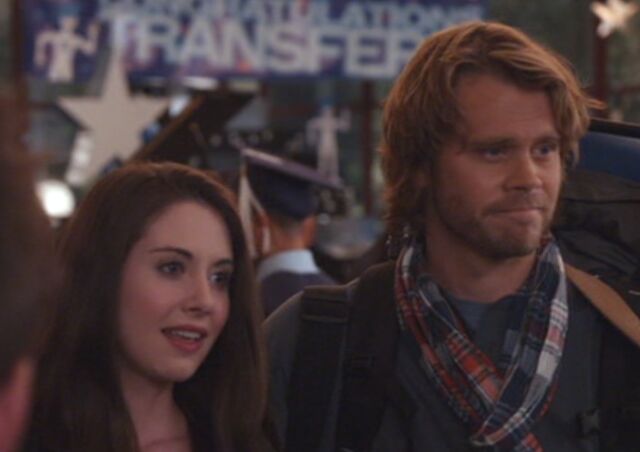File:S01E25-Vaughn and Annie leaving.jpg