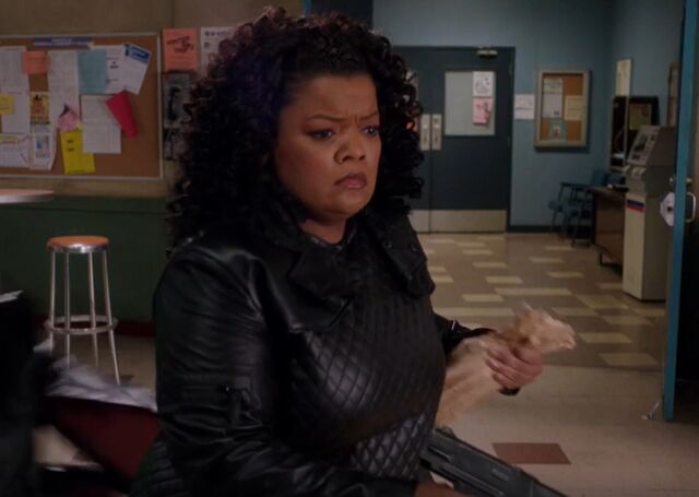 File:S04E13-Evil Shirley confused.jpg