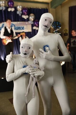 File:1x18 Promotional photo 1.jpg