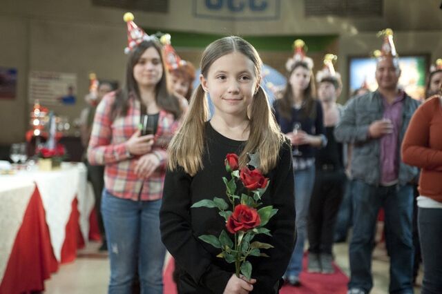 File:3x21 promotional photo 5.jpg