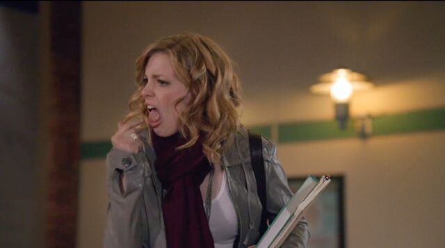 File:1x1 Britta Britta pantomime2.jpg