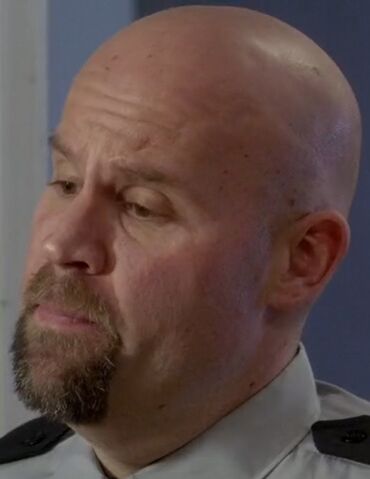 File:S06E05-Security Guard.jpg