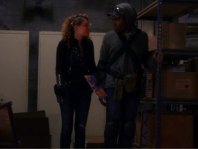 File:5x05-Britta Troy fake fix.jpg