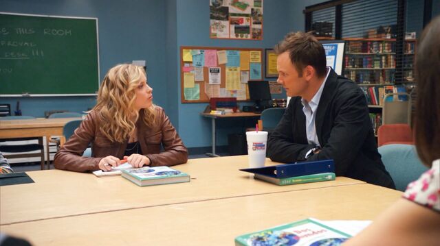 File:1x2 Britta criticizing Jeff.jpg