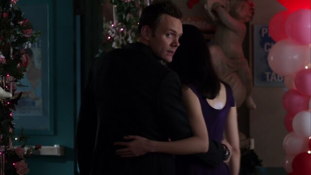 File:S01E16-Jeff and Slater look back.jpg