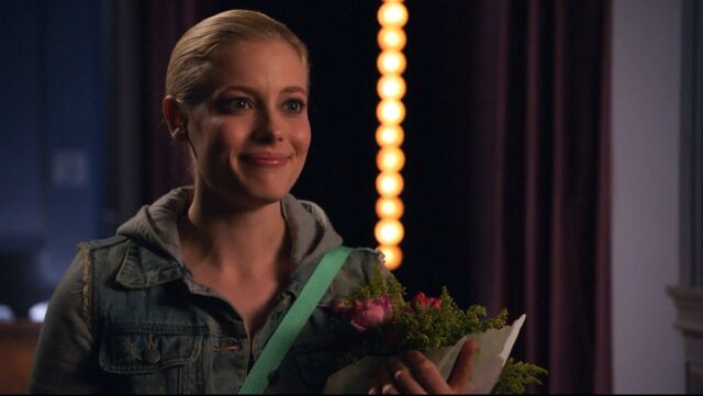 File:1x14 Britta roses.jpg