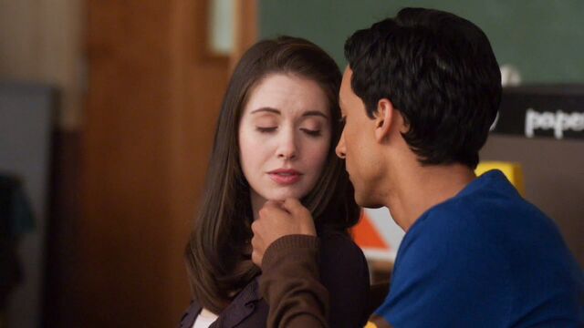 File:1x17 Annie and Abed5.jpg