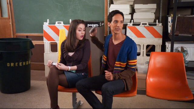 File:1x17 Annie and Abed8.jpg