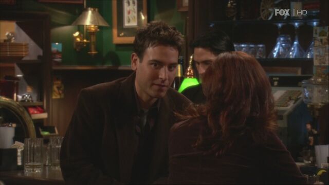 Archivo:1x02-Purple-Giraffe-ted-and-robin-27875667-1920-1080.jpg