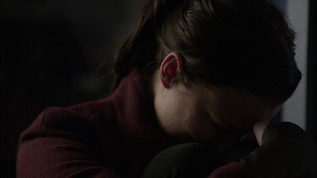 File:1x02 crying kiera 2.jpg