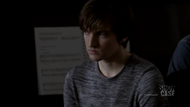 File:1x03 Julian 01.png