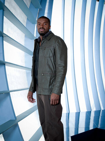 File:Promo Travis S2 03.jpg