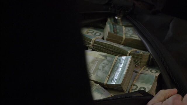 File:1x02 rich dude.jpg