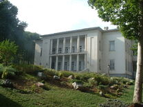 Saadabad white house.jpg