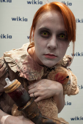 File:LittleSister NYCC.jpg