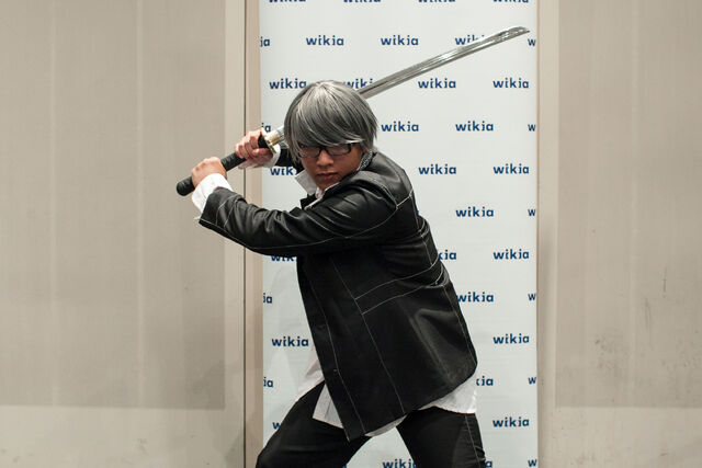File:YuNarukami NYCC.jpg