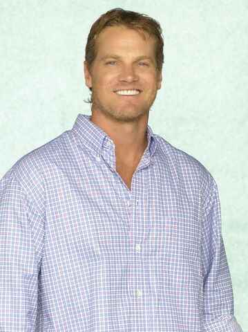 File:Brian-van-holt-as-bobby-cobb.jpg