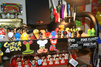 Now oly figures 001
