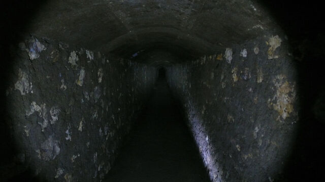 Datei:QuarryTunnel.jpg