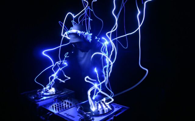 Datei:DJ.jpeg
