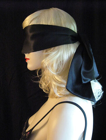File:Black silk blindfold side211.jpg
