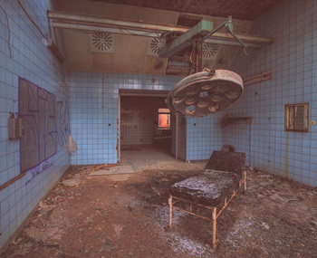 Beelitz-heilstaetten-iii-koennen-wir-den-op-termin-nochmal-verschieben-59ff578f-9f2b-4db7-8692-cc47d49db4f5