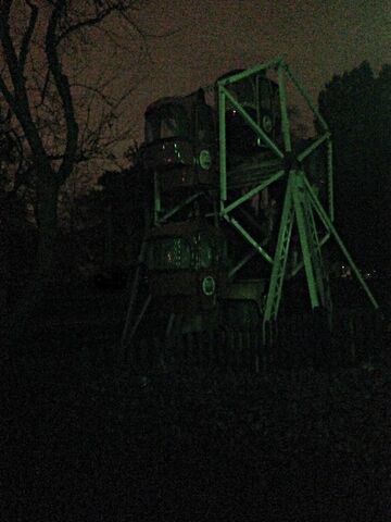 File:Ferris wheel by queendreaveev-d6s0xuh.jpg