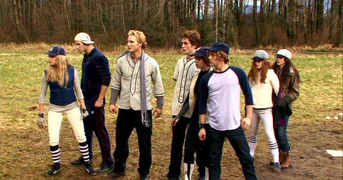 Ficheiro:Twilight-cullens-baseball.jpg
