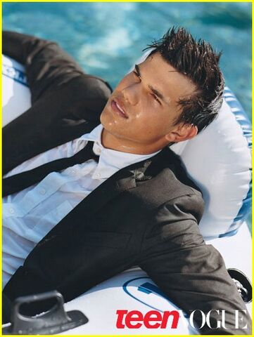 Archivo:Taylor-lautner-teen-vogue-02.jpg