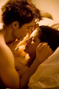 BreakingDawn1PT.jpg