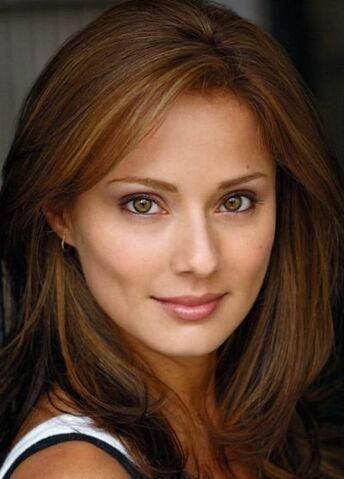 File:Jacqueline Pinol.jpg