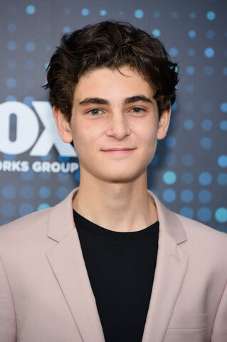 File:David Mazouz.jpg