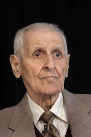 File:Jack Kevorkian Announces Run Congress -rWhyJtinc8l.jpg
