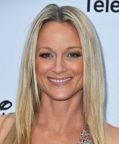 File:Teri Polo.jpg