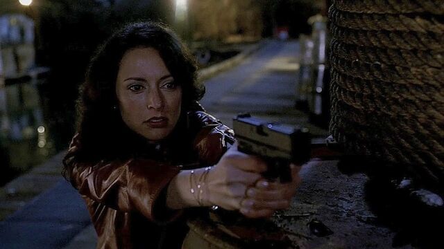 File:Elle Gun.jpg