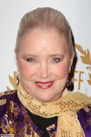 File:Sally Kirkland.jpg