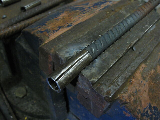 File:Making pyramid boltheads-07.jpg