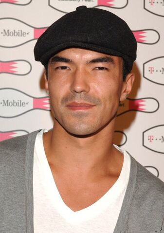 File:Ian Anthony Dale.jpg