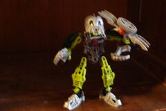 Bionicle's 003