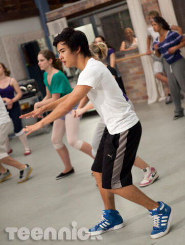 File:Dance-academy-family-picture-2.jpg