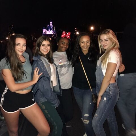 File:722 Girls at Disneyland.jpg