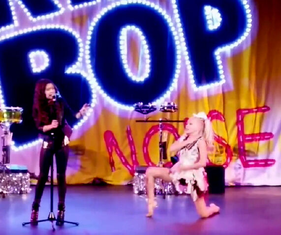 File:JoJo dancing to Chandelier performance in Sacramento - late 26April2015.jpg