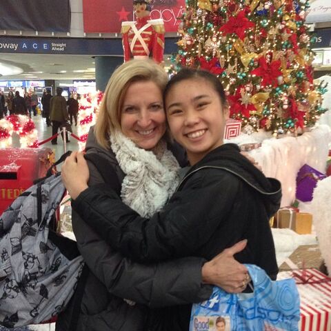File:Loree and Jade in December.jpg