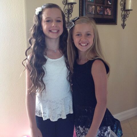 File:Talia and Kayla 2013-08-14.jpg
