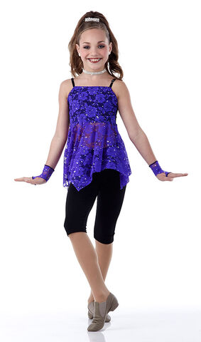 File:Cicci Maddie lacetastic 2.jpg