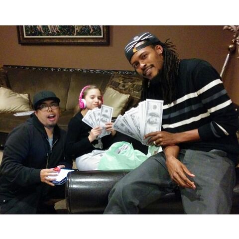 File:Mackenzie with the Benjamins 2015-01-30 via dcvisions with monseeworld - ddkaz and karenkkaz.jpg