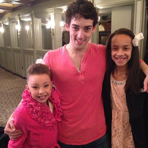 File:Sophia Lucia with John Michael (Fiumura) and Kaeli Ware.jpg