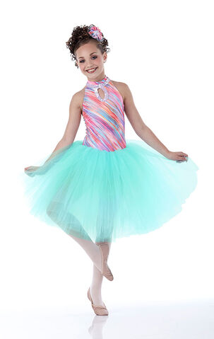 File:Cicci Maddie over-the-rainbow 1.jpg