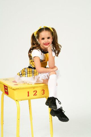 File:Mackenzie photoshoots s09.jpg