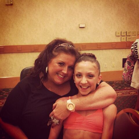 File:Tessa with Abby 2013-07-21.jpg